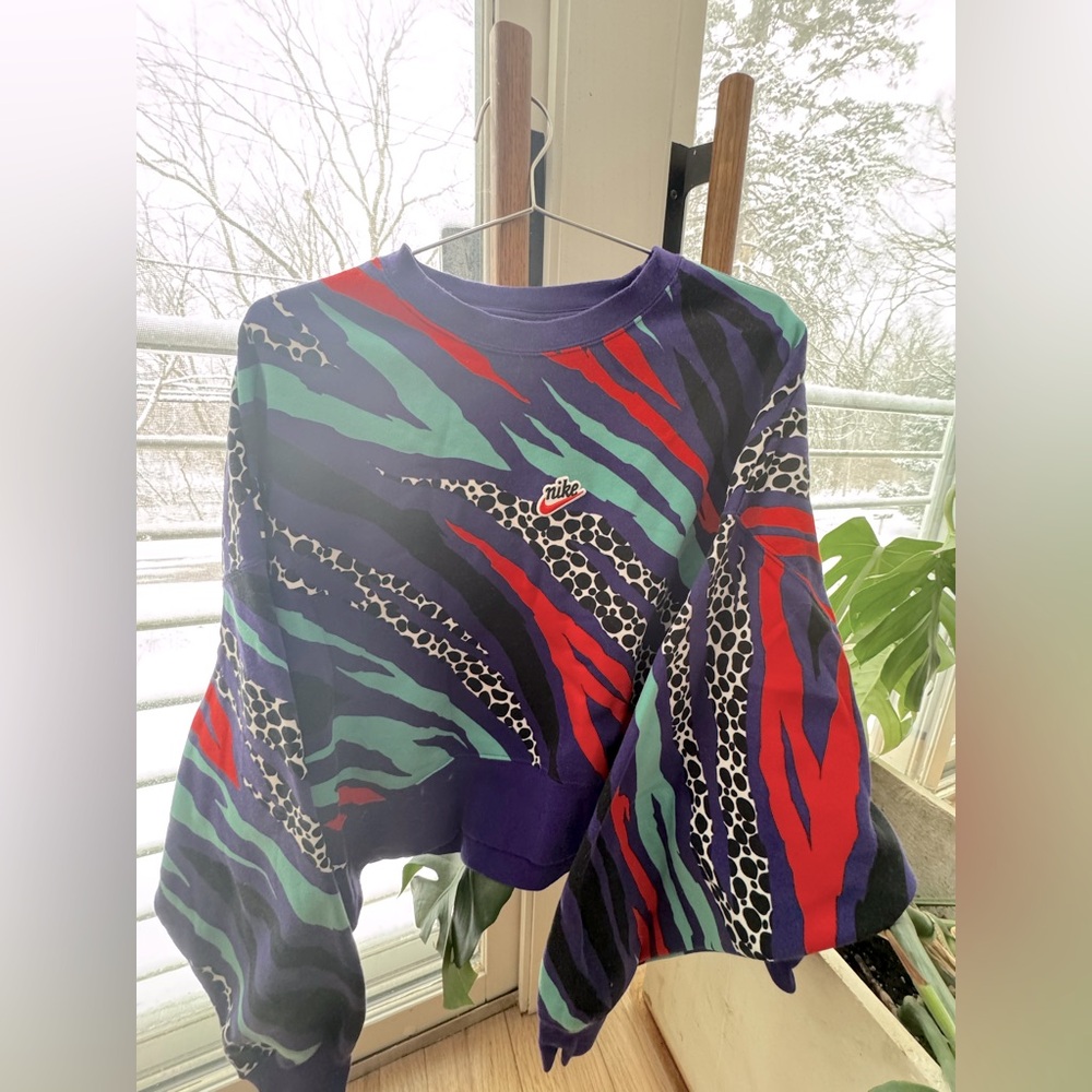 Retro Nike Cropped Sweatshirt